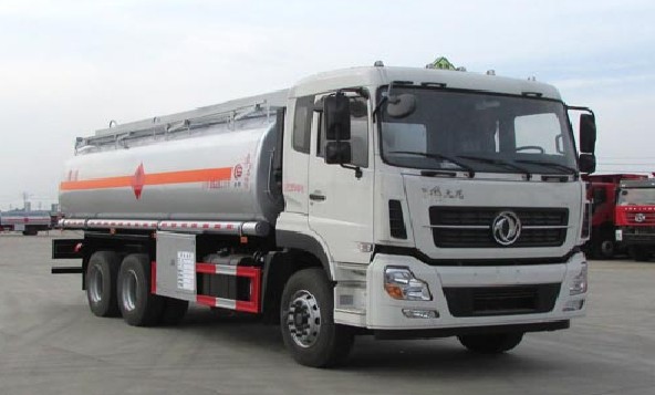 東風(fēng)油罐車圖片 東風(fēng)油罐車圖片