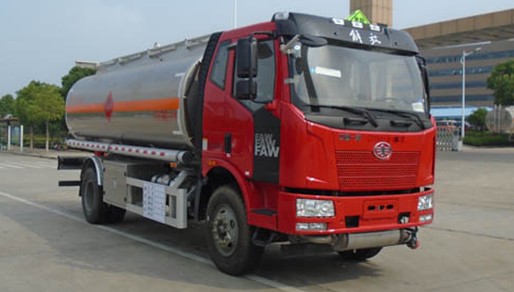 解放J6鋁合金油罐車圖片 解放J6鋁合金油罐車圖片