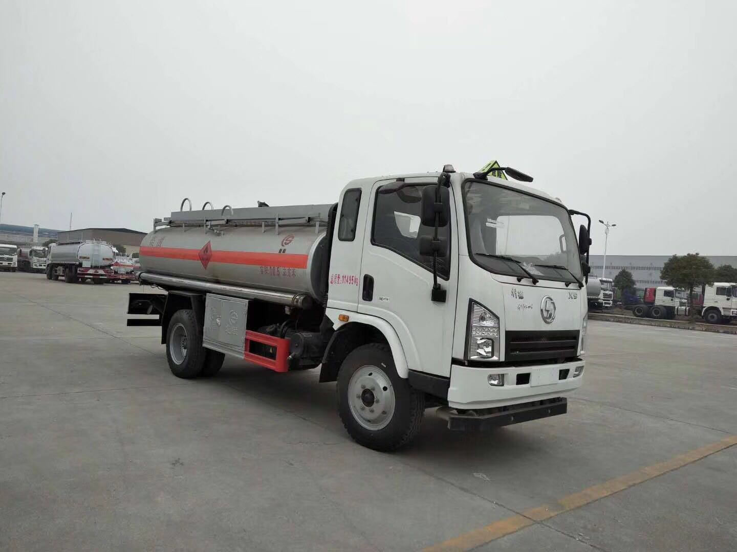 陜汽軒德7噸加油車圖片 陜汽軒德7噸加油車圖片