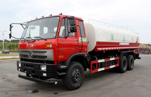 東風(fēng)老款后雙橋20噸灑水車圖片 東風(fēng)老款后雙橋20噸灑水車圖片
