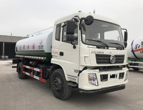 東風(fēng)專底15噸灑水車圖片 東風(fēng)專底15噸灑水車圖片