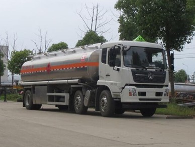 國六東風(fēng)天錦小三軸鋁合金油罐車圖片 國六東風(fēng)天錦小三軸鋁合金油罐車圖片