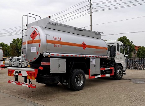 甲醇乙醇罐式運(yùn)輸車圖片 甲醇乙醇罐式運(yùn)輸車圖片