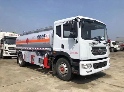 國(guó)六12噸東風(fēng)多利卡D9油罐車多方位圖片 國(guó)六12噸東風(fēng)多利卡D9油罐車多方位圖片