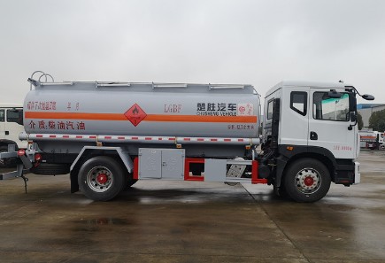 國(guó)六12噸東風(fēng)多利卡D9油罐車多方位圖片 國(guó)六12噸東風(fēng)多利卡D9油罐車多方位圖片