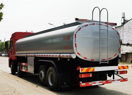 國(guó)六解放捍威前四后六普通液體運(yùn)輸車(chē)圖片 國(guó)六解放捍威前四后六普通液體運(yùn)輸車(chē)圖片