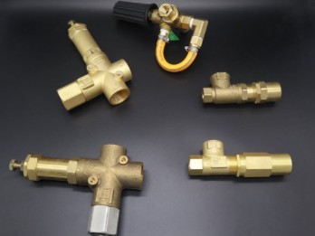 中聯(lián)環(huán)衛(wèi)車卸荷閥和安全閥 中聯(lián)環(huán)衛(wèi)車卸荷閥和安全閥