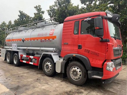 重汽豪沃SLS5322GFWZ5型腐蝕性物品罐式運輸車 重汽豪沃SLS5322GFWZ5型腐蝕性物品罐式運輸車