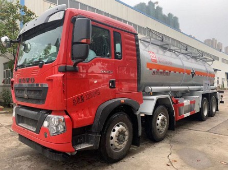 重汽豪沃SLS5322GFWZ5型腐蝕性物品罐式運輸車 重汽豪沃SLS5322GFWZ5型腐蝕性物品罐式運輸車