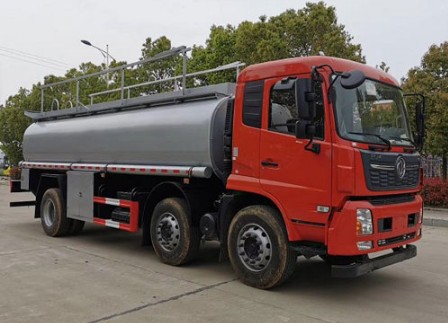 SCS5250GPGDFH型東風(fēng)天錦小三軸普通液體運(yùn)輸車 SCS5250GPGDFH型東風(fēng)天錦小三軸普通液體運(yùn)輸車