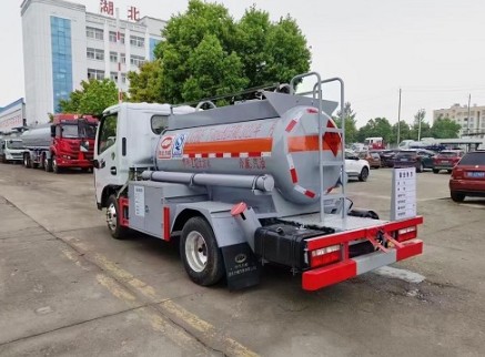 國(guó)六藍(lán)牌加油車(chē)圖片 國(guó)六藍(lán)牌加油車(chē)圖片