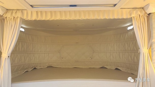 齊星五十鈴D-MAX房車駕駛室上方頂置床 齊星五十鈴D-MAX房車駕駛室上方頂置床