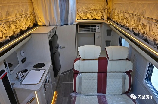 齊星五十鈴D-MAX房車起居區(qū) 齊星五十鈴D-MAX房車起居區(qū)