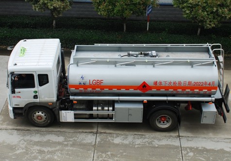 國六12.6方東風(fēng)多利卡D9加油車 國六12.6方東風(fēng)多利卡D9加油車