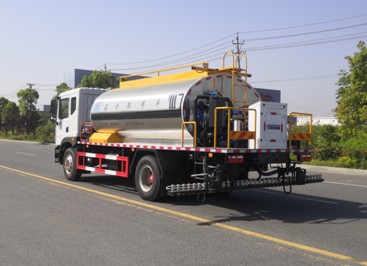 11.5立方智能型瀝青灑布車 11.5立方智能型瀝青灑布車