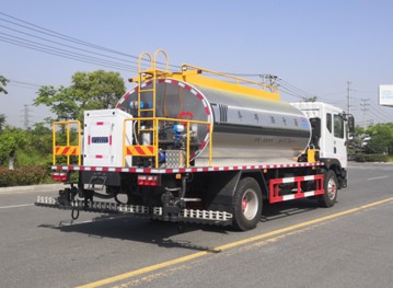 11.5立方標(biāo)準(zhǔn)型瀝青灑布車 11.5立方標(biāo)準(zhǔn)型瀝青灑布車