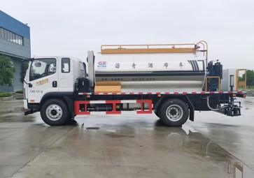 9.3立方解放標(biāo)準(zhǔn)型瀝青灑布車 9.3立方解放標(biāo)準(zhǔn)型瀝青灑布車