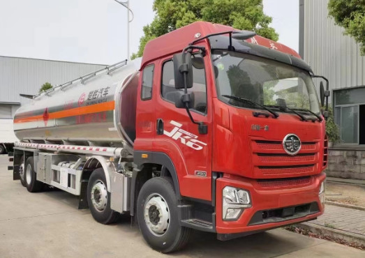 解放JK6前四后六26.6方鋁合金油罐車 解放JK6前四后六26.6方鋁合金油罐車