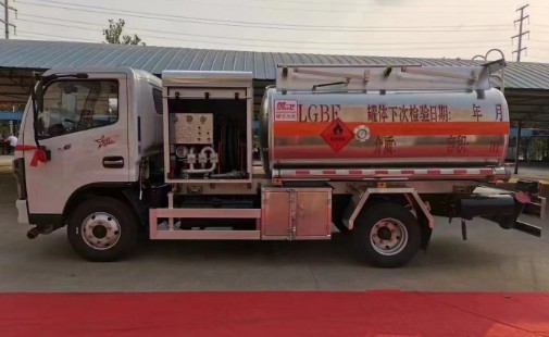 成龍威4.7方飛機加油車_東風(fēng)多利卡飛機加油車_楚飛牌CLQ5070GJY6F型飛機加油車 成龍威4.7方飛機加油車_東風(fēng)多利卡飛機加油車_楚飛牌CLQ5070GJY6F型飛機加油車