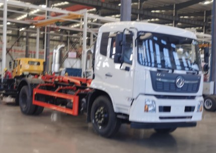 東風天錦4700軸距勾臂垃圾車_HDW5182ZXXD6型車廂可卸式垃圾車 東風天錦4700軸距勾臂垃圾車_HDW5182ZXXD6型車廂可卸式垃圾車