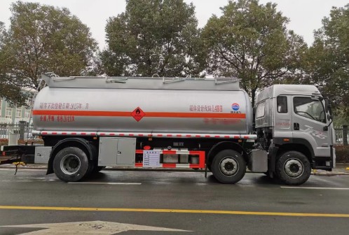 解放JK6前四后四20方易燃液體罐式運(yùn)輸車(chē)_潤(rùn)知星牌SCS5264GRYCA6型易燃液體罐式運(yùn)輸車(chē) 解放JK6前四后四20方易燃液體罐式運(yùn)輸車(chē)_潤(rùn)知星牌SCS5264GRYCA6型易燃液體罐式運(yùn)輸車(chē)