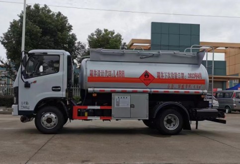 東風(fēng)小多利卡4.6方易燃液體罐式運(yùn)輸車_潤(rùn)知星牌SCS5070GRYEQ6型易燃液體罐式運(yùn)輸車 東風(fēng)小多利卡4.6方易燃液體罐式運(yùn)輸車_潤(rùn)知星牌SCS5070GRYEQ6型易燃液體罐式運(yùn)輸車