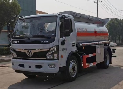 東風(fēng)大多利卡8.1方易燃液體罐式運(yùn)輸車_潤知星牌SCS5120GRYEQ6型易燃液體罐式運(yùn)輸車 東風(fēng)大多利卡8.1方易燃液體罐式運(yùn)輸車_潤知星牌SCS5120GRYEQ6型易燃液體罐式運(yùn)輸車