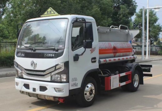 東風(fēng)多利卡1.92方藍(lán)牌易燃液體罐式運(yùn)輸車(chē)_潤(rùn)知星牌SCS5041GRYEQ6型易燃液體罐式運(yùn)輸車(chē) 東風(fēng)多利卡1.92方藍(lán)牌易燃液體罐式運(yùn)輸車(chē)_潤(rùn)知星牌SCS5041GRYEQ6型易燃液體罐式運(yùn)輸車(chē)