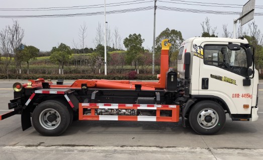 �µ����ҵ����������{�ƹ�������܇_������CSC5049ZXXZ6��܇����жʽ����܇